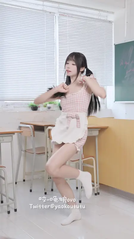 七月T3专属舞蹈『江南style』 - 咬一口兔娘